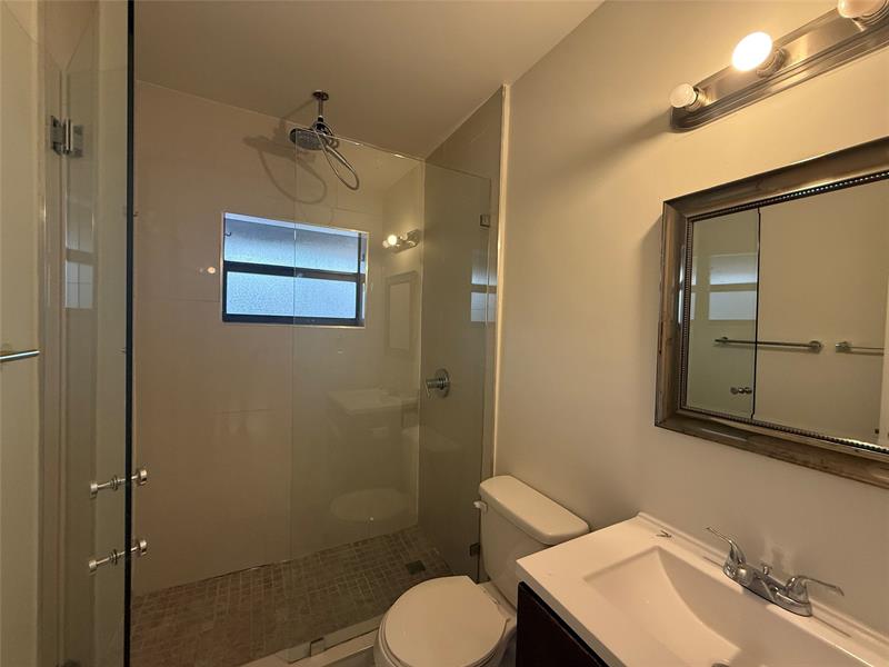Image 8 of 8 For 1109 Broward Blvd  10