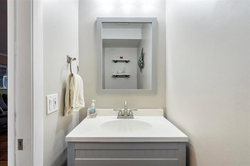 Image 11 of 28 For 921 13th St  3