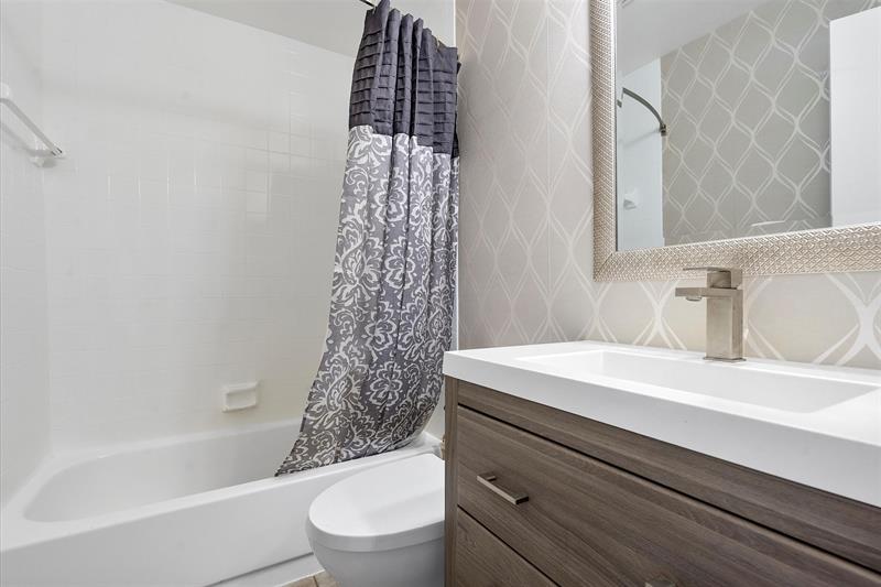 Image 13 of 28 For 921 13th St  3