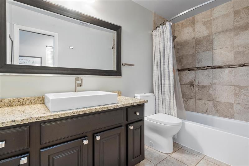 Image 17 of 28 For 921 13th St  3