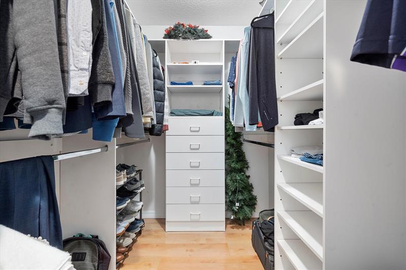 Image 19 of 28 For 921 13th St  3