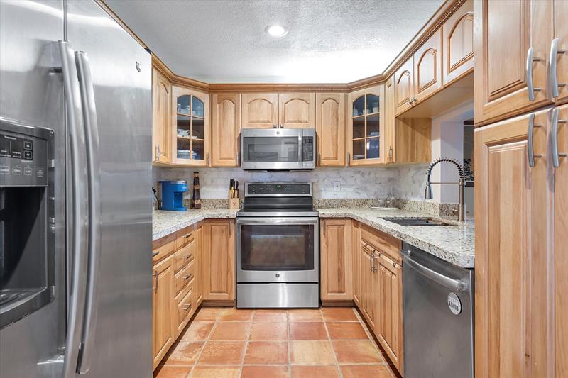 Image 8 of 28 For 921 13th St  3