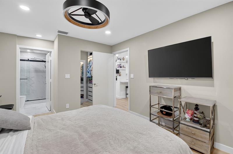 Image 16 of 32 For 9430 Boca Cove Cir  214