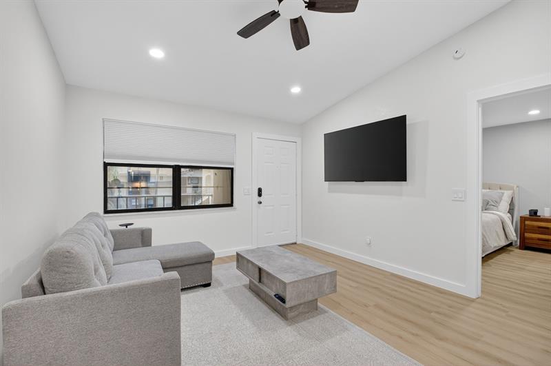 Image 6 of 32 For 9430 Boca Cove Cir  214