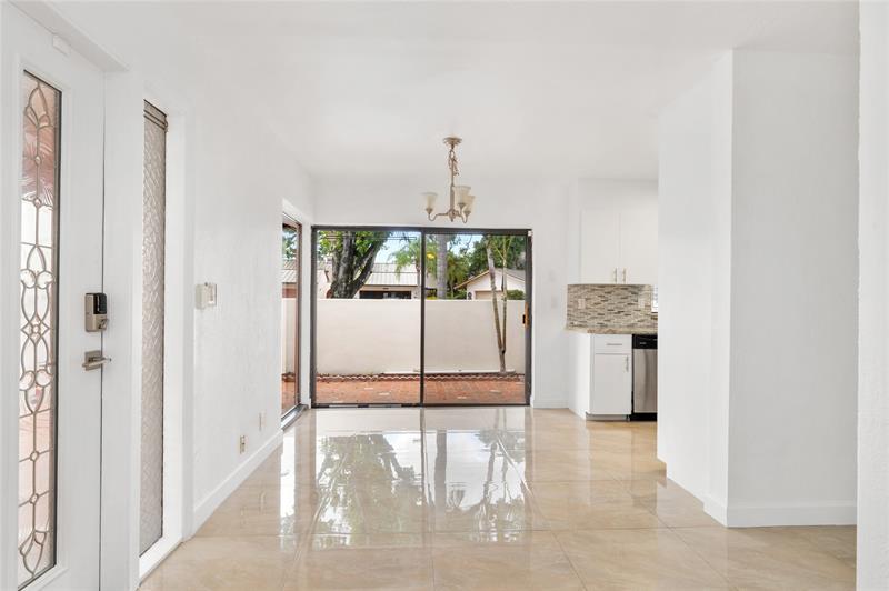 Image 11 of 43 For 5509 Dogwood Way  187