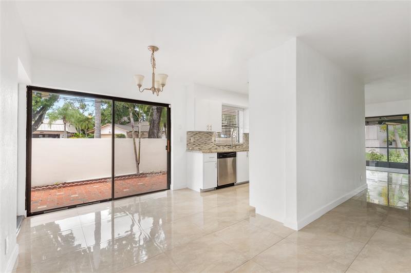 Image 12 of 43 For 5509 Dogwood Way  187