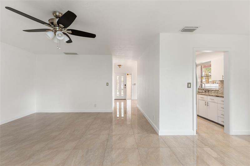 Image 18 of 43 For 5509 Dogwood Way  187