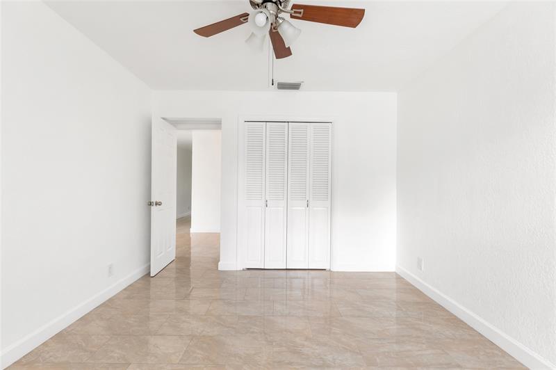 Image 20 of 43 For 5509 Dogwood Way  187