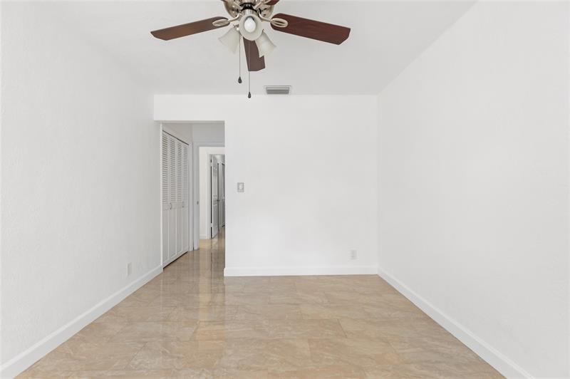 Image 21 of 43 For 5509 Dogwood Way  187