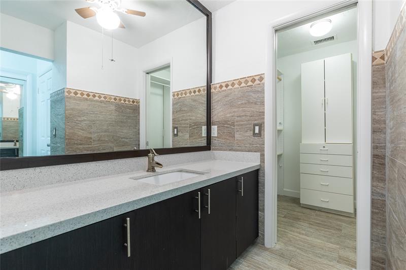 Image 22 of 43 For 5509 Dogwood Way  187