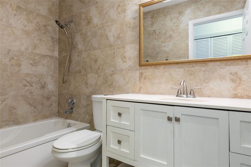 Image 31 of 43 For 5509 Dogwood Way  187