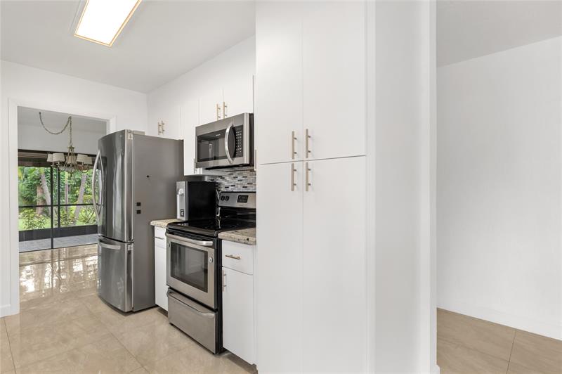 Image 6 of 43 For 5509 Dogwood Way  187