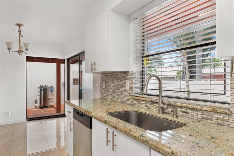 Image 9 of 43 For 5509 Dogwood Way  187