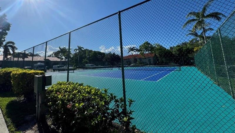 Image 11 of 12 For 1520 Windorah Way  E