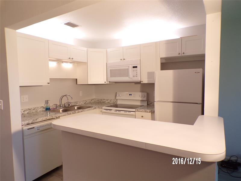 Image 3 of 11 For 106 Spring Lake Ct  104