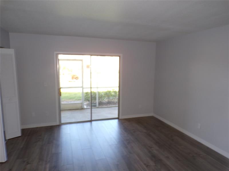 Image 7 of 11 For 106 Spring Lake Ct  104