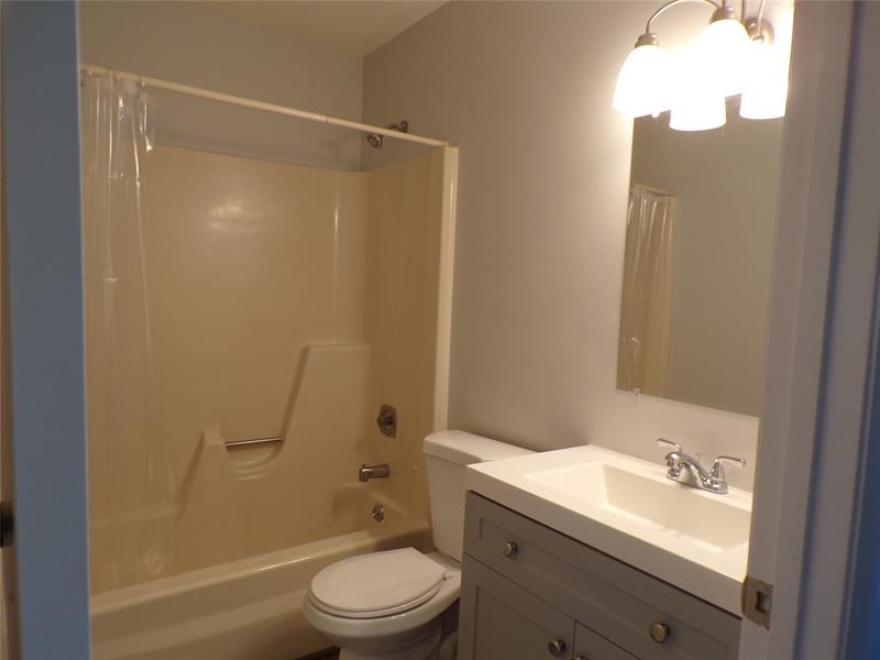 Image 8 of 11 For 106 Spring Lake Ct  104