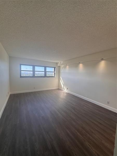 Image 20 of 81 For 3200 Port Royale Dr  1502