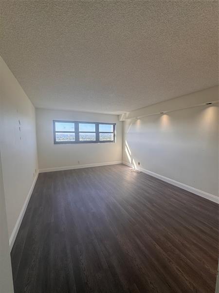 Image 21 of 81 For 3200 Port Royale Dr  1502