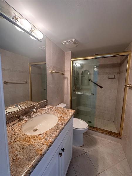 Image 23 of 81 For 3200 Port Royale Dr  1502
