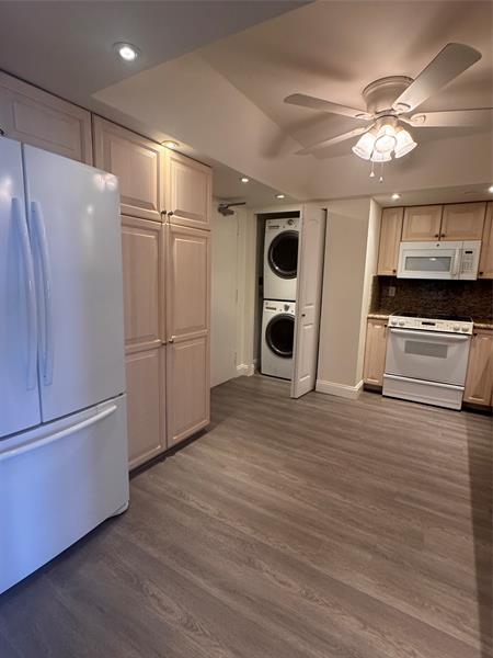 Image 26 of 81 For 3200 Port Royale Dr  1502