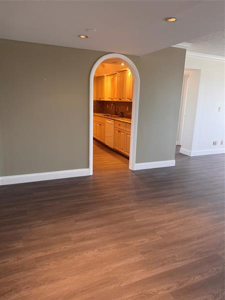 Image 35 of 81 For 3200 Port Royale Dr  1502