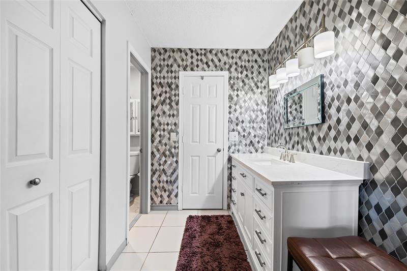 Image 15 of 25 For 1621 20th Ave  203