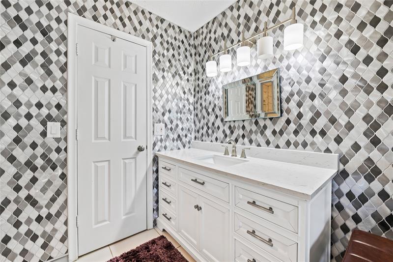 Image 16 of 25 For 1621 20th Ave  203