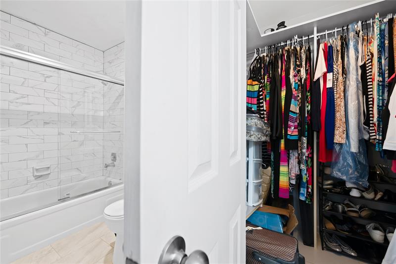 Image 18 of 25 For 1621 20th Ave  203