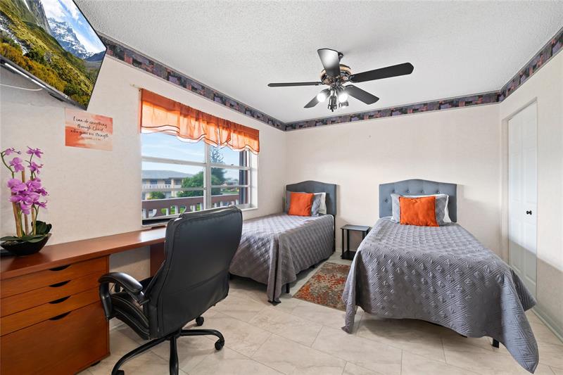 Image 19 of 25 For 1621 20th Ave  203