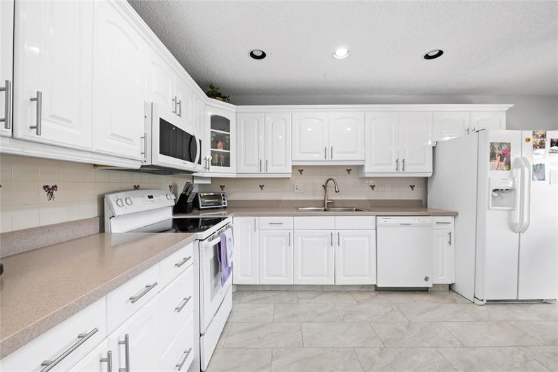 Image 3 of 25 For 1621 20th Ave  203