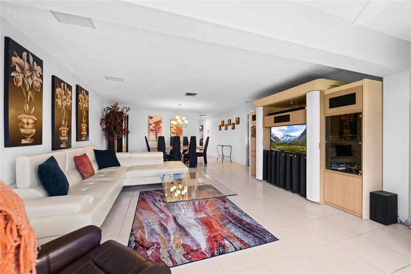 Image 8 of 25 For 1621 20th Ave  203