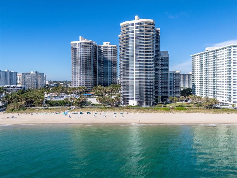 Image 3 of 63 For 3200 Ocean Blvd  2310