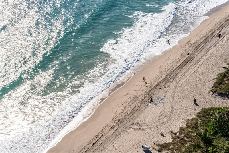 Image 36 of 63 For 3200 Ocean Blvd  2310