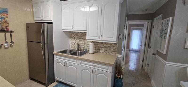 Image 30 of 37 For 900 Atlantic Shores Blvd  111