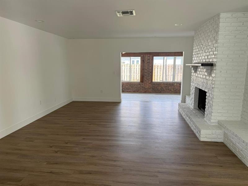 Image 4 of 47 For 7841 Nw 46th St