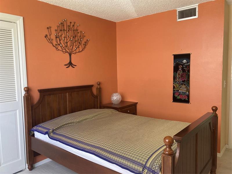 Image 11 of 23 For 3031 Ocean Blvd  303