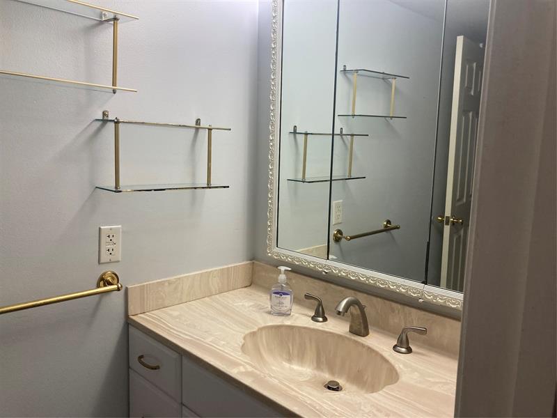 Image 12 of 23 For 3031 Ocean Blvd  303