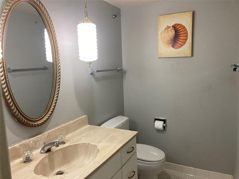 Image 14 of 23 For 3031 Ocean Blvd  303