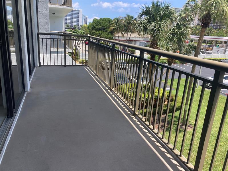 Image 16 of 23 For 3031 Ocean Blvd  303