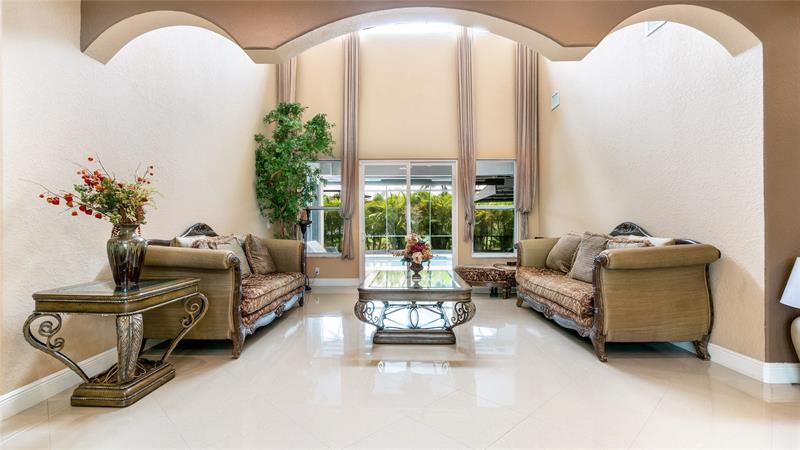 Image 15 of 47 For 10982 70th Ct