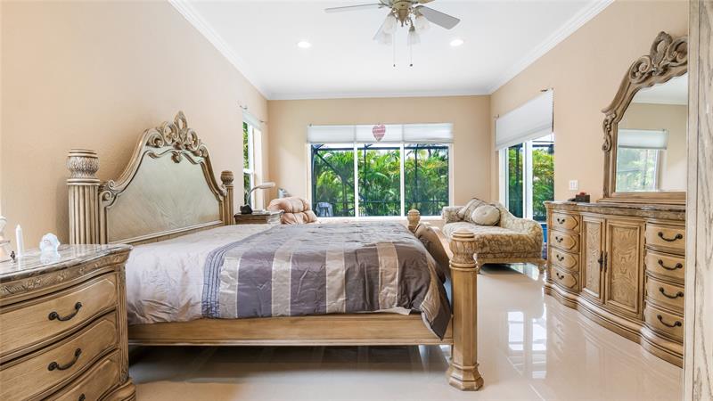 Image 27 of 47 For 10982 70th Ct