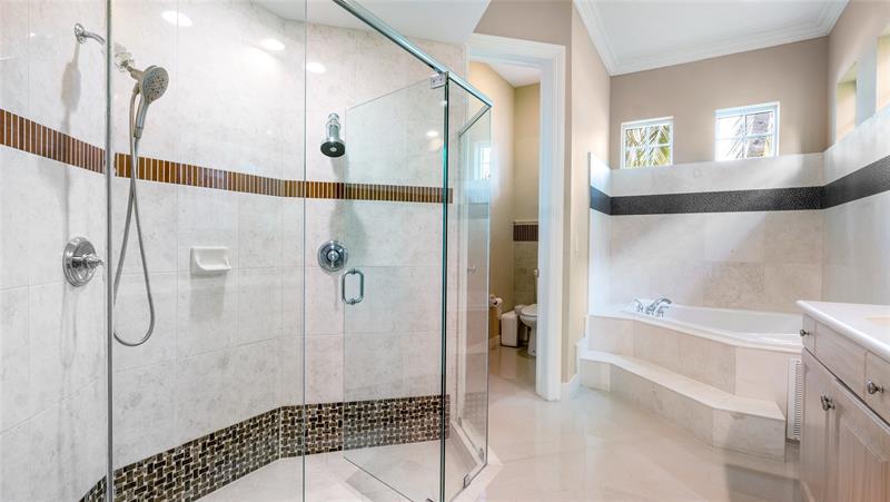 Image 28 of 47 For 10982 70th Ct