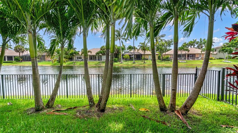 Image 4 of 47 For 10982 70th Ct