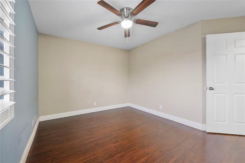 Image 32 of 52 For 4024 62nd Ct