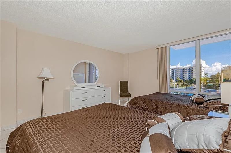 Image 16 of 17 For 1600 Ocean Dr  3j