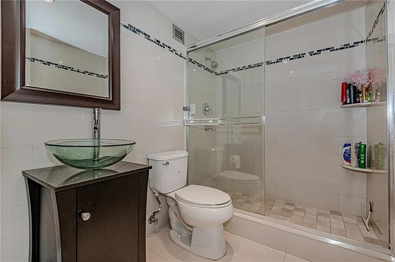 Image 3 of 17 For 1600 Ocean Dr  3j