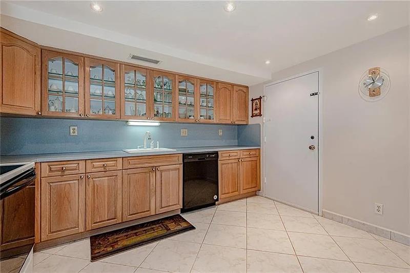 Image 7 of 17 For 1600 Ocean Dr  3j
