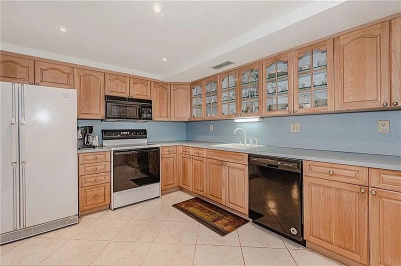 Image 8 of 17 For 1600 Ocean Dr  3j