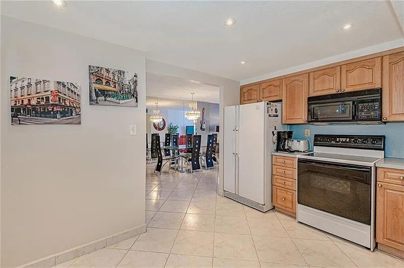 Image 9 of 17 For 1600 Ocean Dr  3j